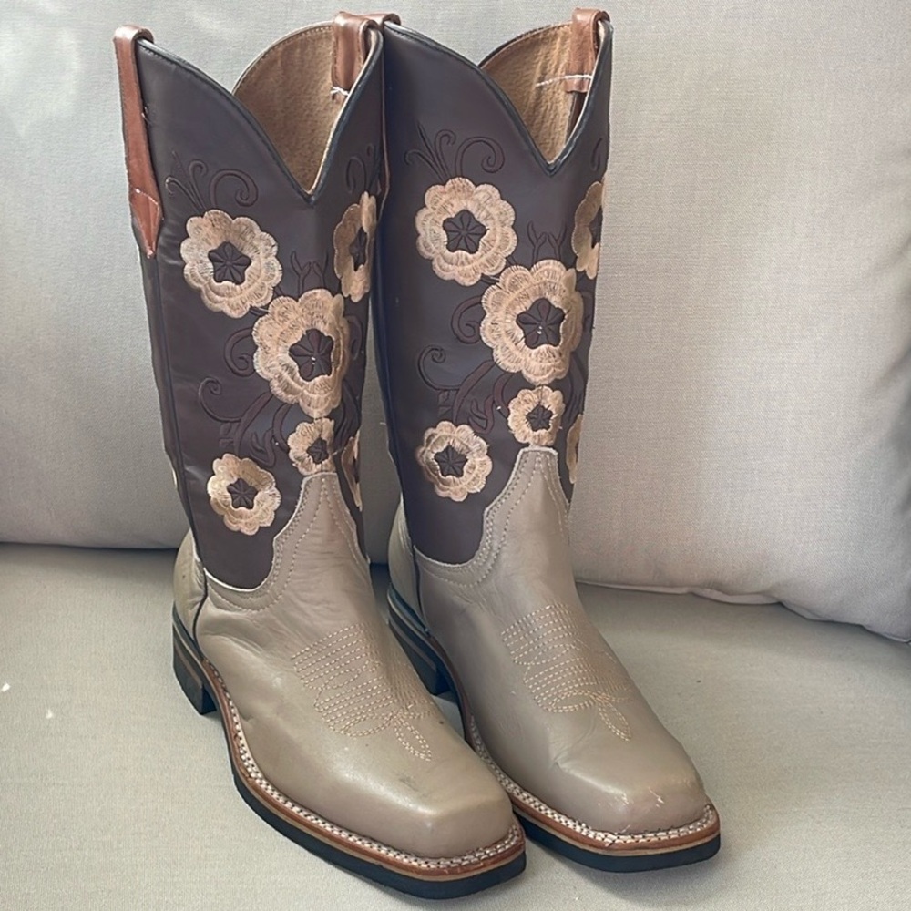 Flower Embroidered Western Boots